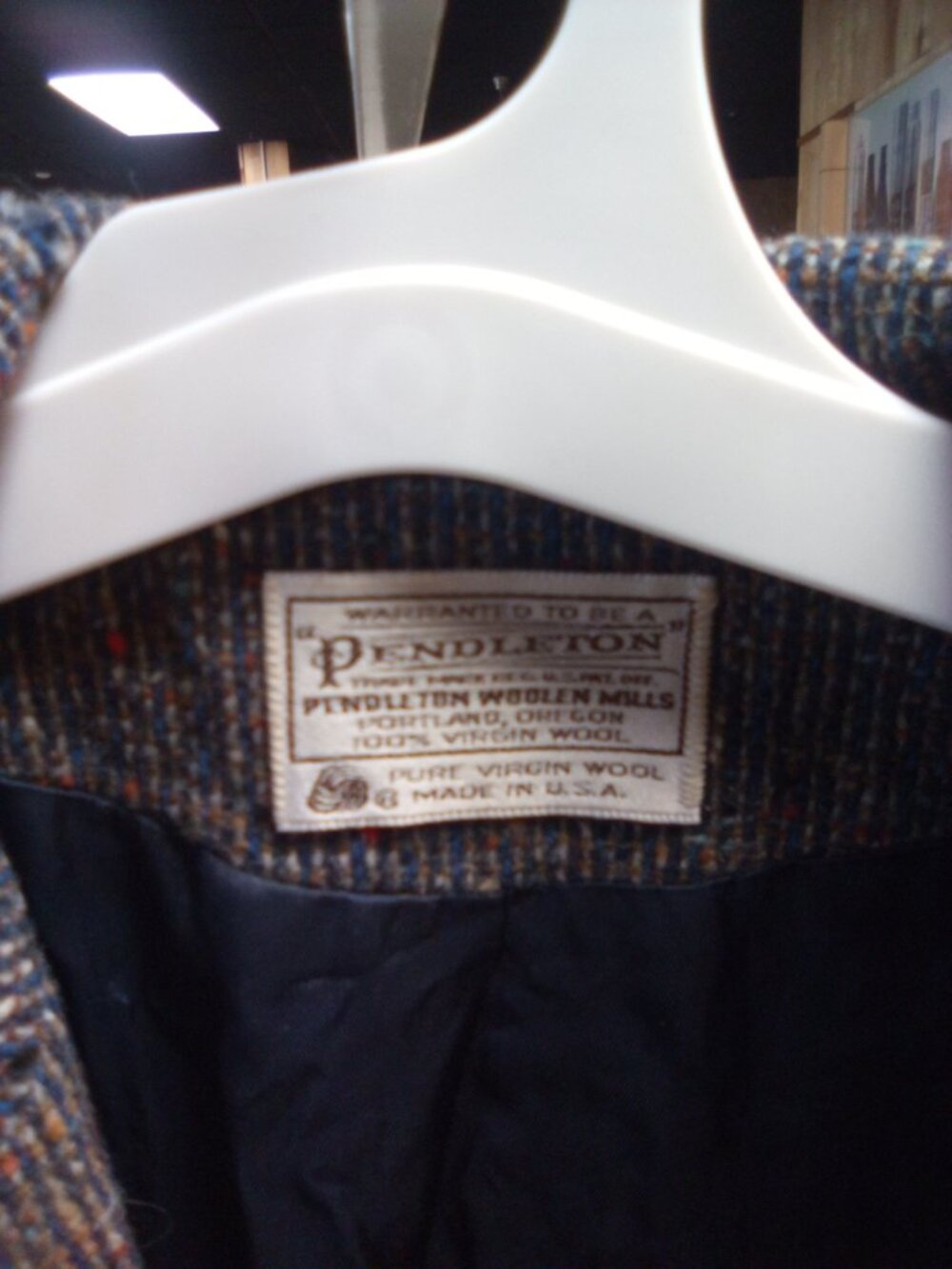 Pendleton blazer - Picture 2 of 3